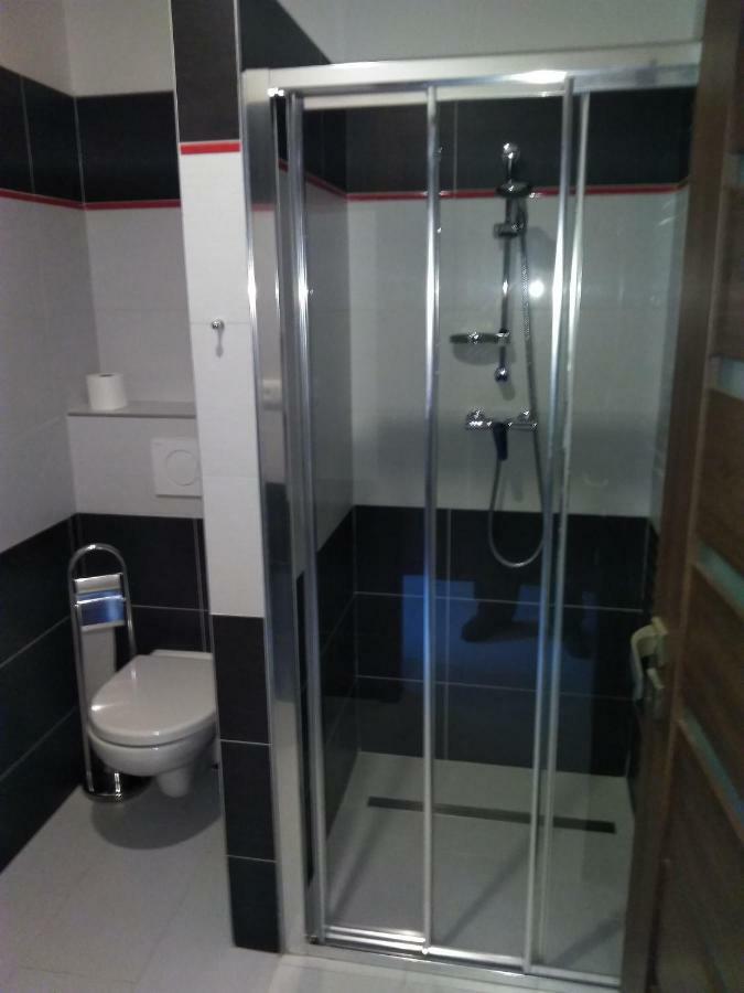 Vinoteka "U Kozu" Hotel Nove Mesto nad Metuji Ngoại thất bức ảnh
