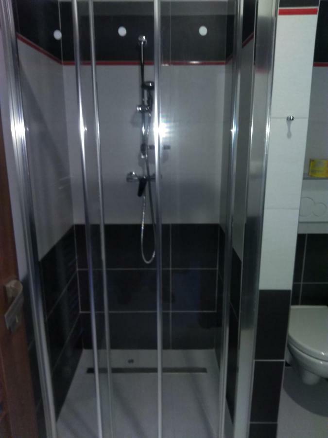 Vinoteka "U Kozu" Hotel Nove Mesto nad Metuji Ngoại thất bức ảnh